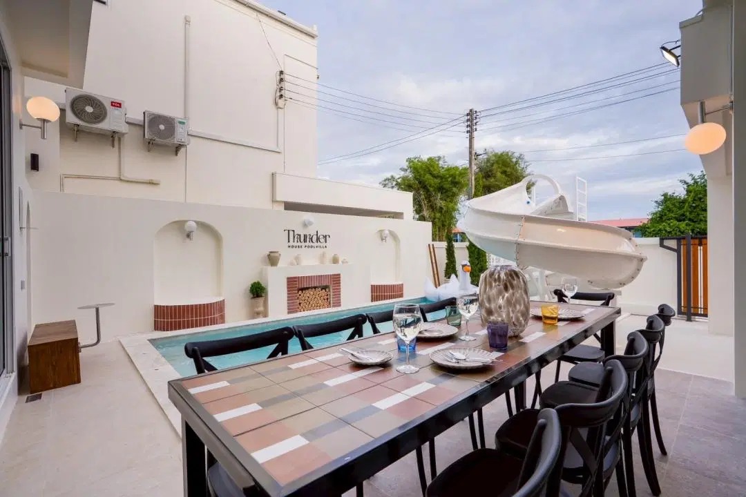 สโลว์ ไลฟ์ พูล วิลล่า
