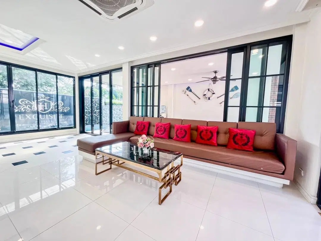 บ้าน โมเดิร์น พูล วิลล่า
