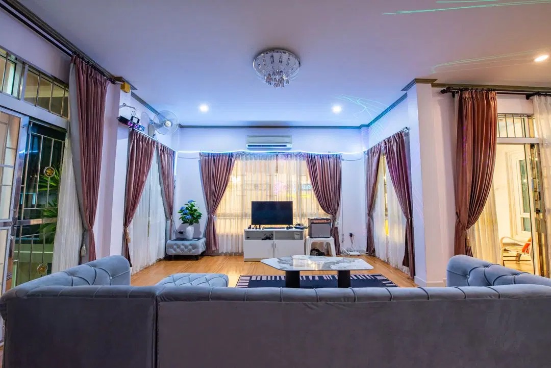 โมเดิร์น คอร์เนอร์ วิลล่า