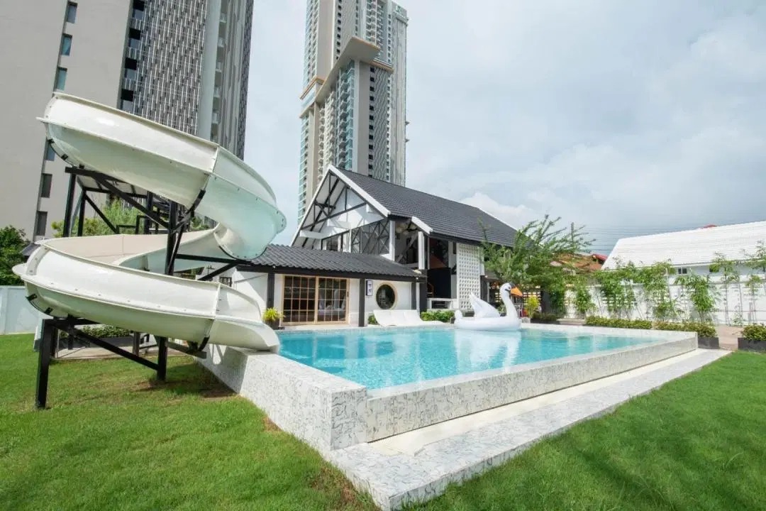 ซอฟต์ โมเดิร์น พูล วิลล่า